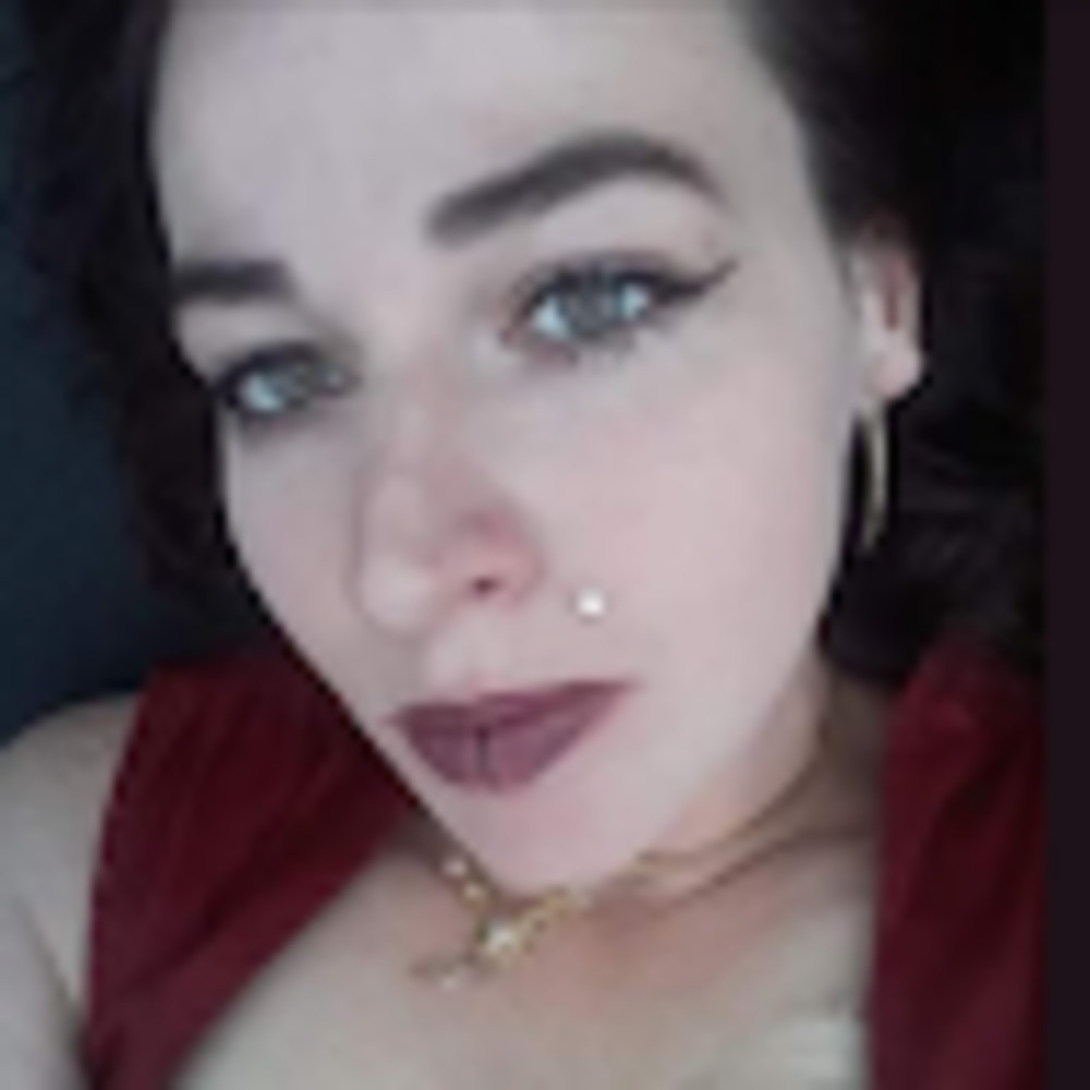 Meet your Posher, Alicia